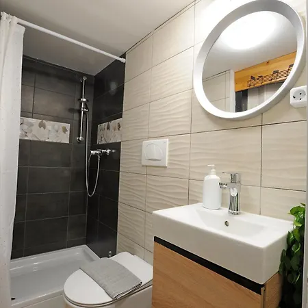 Holidays House - La Апартаменты