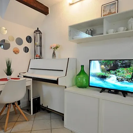 Holidays House - La Апартаменты *