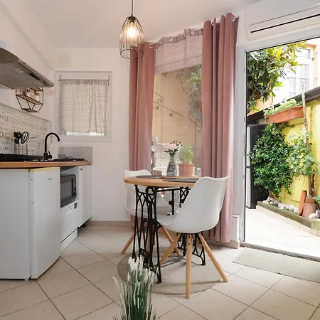 Apartmán Holidays House - La