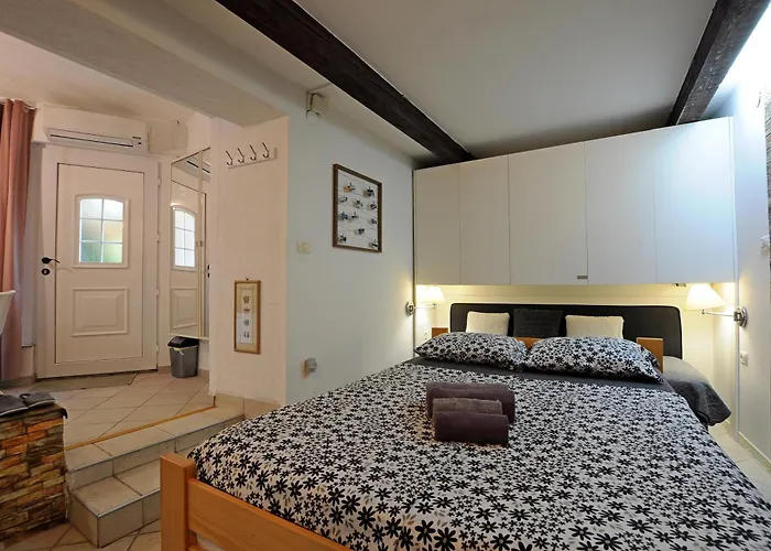 Apartment Holidays House - La Koper